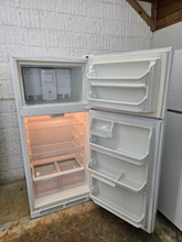 Load image into Gallery viewer, (T08889) Frigidaire Refrigerator - 8889
