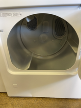 Load image into Gallery viewer, Amana Washer and Gas Dryer Set - 5754 - 5734
