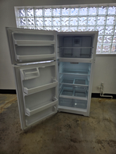 Load image into Gallery viewer, (T09099) GE Refrigerator - 9099
