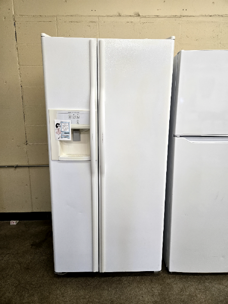 Jenn-Air Side by Side Refrigerator - 7775