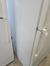 Load image into Gallery viewer, (T09144) Whirlpool Refrigerator - 9144
