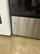 Load image into Gallery viewer, GE Gas Stove - 6843
