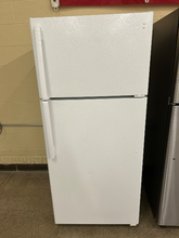 Load image into Gallery viewer, GE Refrigerator - 7458
