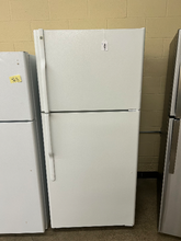 Load image into Gallery viewer, GE Refrigerator - 7447
