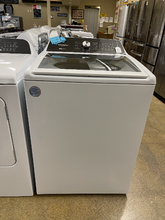 Load image into Gallery viewer, Whirlpool - 4.7-4.8 Cu. Ft. Washer - 6050
