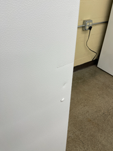 Load image into Gallery viewer, GE 21.2-cu ft Top-Freezer Refrigerator - White - 5982
