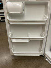 Load image into Gallery viewer, Frigidaire Refrigerator - 7072
