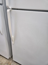 Load image into Gallery viewer, (T09144) Whirlpool Refrigerator - 9144
