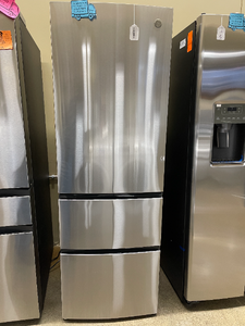 GE - 11.9 Cu. Ft. Stainless Bottom Freezer Refrigerator - 5967