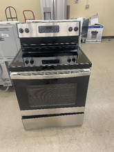 Load image into Gallery viewer, GE Stainless Electric Stove - 5888
