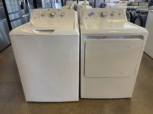 Load image into Gallery viewer, GE Washer and Gas Dryer Set - 4554 - 4550
