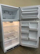 Load image into Gallery viewer, Kenmore Refrigerator - 5872
