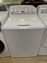 Load image into Gallery viewer, GE Washer and Gas Dryer Set - 5825 - 5821
