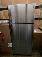 Load image into Gallery viewer, (T08985) GE 17.5 cu ft Stainless Refrigerator  - 8985
