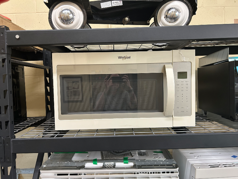 Whirlpool Microwave - 6919