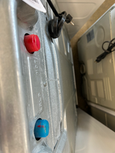 Load image into Gallery viewer, Whirlpool Washer and Gas Dryer Set - 7020 - 7021
