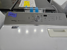 Load image into Gallery viewer, Maytag Bravo Washer and Gas Dryer Set - 8159 - 8128
