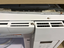 Load image into Gallery viewer, (T08826) Frigidaire Microwave - 8826
