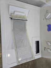 Load image into Gallery viewer, Whirlpool Washer - 8217
