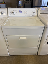 Load image into Gallery viewer, Kenmore Washer and Gas Dryer Set - 4541 - 4540
