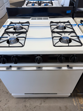 Load image into Gallery viewer, (T08668) Hotpoint Gas Stove - 8668
