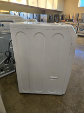 Load image into Gallery viewer, Samsung Front Load Washer - 7949
