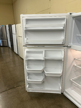 Load image into Gallery viewer, Kenmore Refrigerator - 6894
