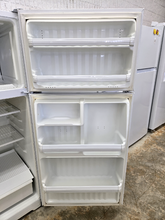 Load image into Gallery viewer, Hotpoint Refrigerator - 8104
