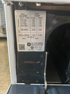 GE 4.8 cu ft White Gas Stove - 7030