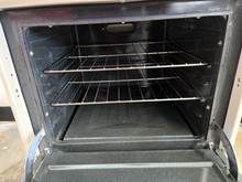 Load image into Gallery viewer, (T09002) Gibson 24" Gas Stove - 9002
