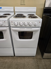 Load image into Gallery viewer, Amana 19.5"w Coil Electricc Stove - 7881
