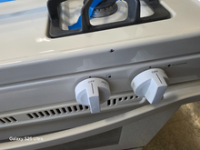 Load image into Gallery viewer, Whirlpool Gas Stove - 7995
