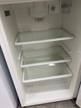 Load image into Gallery viewer, (T08926) Whirlpool Refrigerator - 8926
