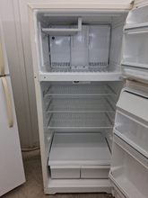 Load image into Gallery viewer, (T08535) GE Refrigerator - 8535
