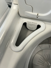 Load image into Gallery viewer, Maytag Bravos Washer - T06523
