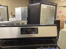 Load image into Gallery viewer, Frigidaire Gas Stove - 4974
