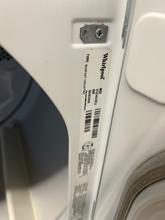 Load image into Gallery viewer, Whirlpool Washer and Gas Dryer Set - 7020 - 7021
