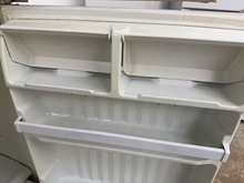 Load image into Gallery viewer, (T08659) Hotpoint Refrigerator - 8659
