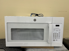 Load image into Gallery viewer, GE Microwave - 6202
