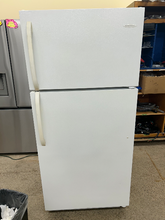 Load image into Gallery viewer, Frigidaire Refrigerator - 7468
