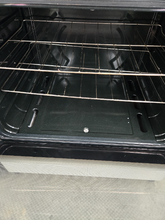 Load image into Gallery viewer, (T09176) Amana Gas Stove - 9176
