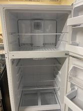 Load image into Gallery viewer, GE Refrigerator - 5677

