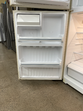 Load image into Gallery viewer, GE Refrigerator - 6175
