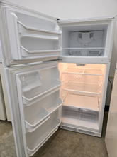 Load image into Gallery viewer, Kenmore Refrigerator - 8027
