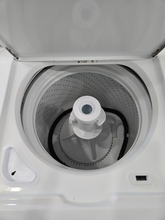 Load image into Gallery viewer, Whirlpool Washer - 8284
