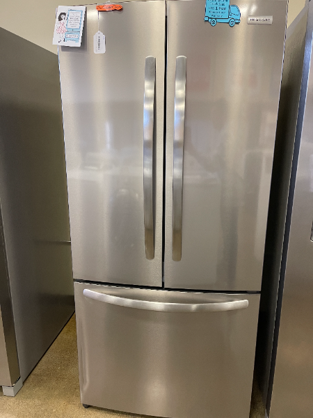 Frigidaire 17.6 cu ft French Door Refrigerator - 3976