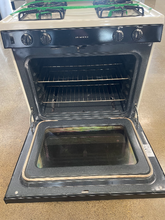 Load image into Gallery viewer, Hotpoint Gas Stove - 5940
