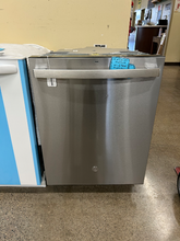 Load image into Gallery viewer, GE Stainless Dishwasher - T07307
