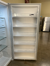 Load image into Gallery viewer, Frigidaire 20 cu ft Upright Freezer - 7263
