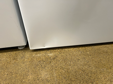 Load image into Gallery viewer, Whirlpool 7.0 cu ft AutoDry White Electric Dryer - 7641
